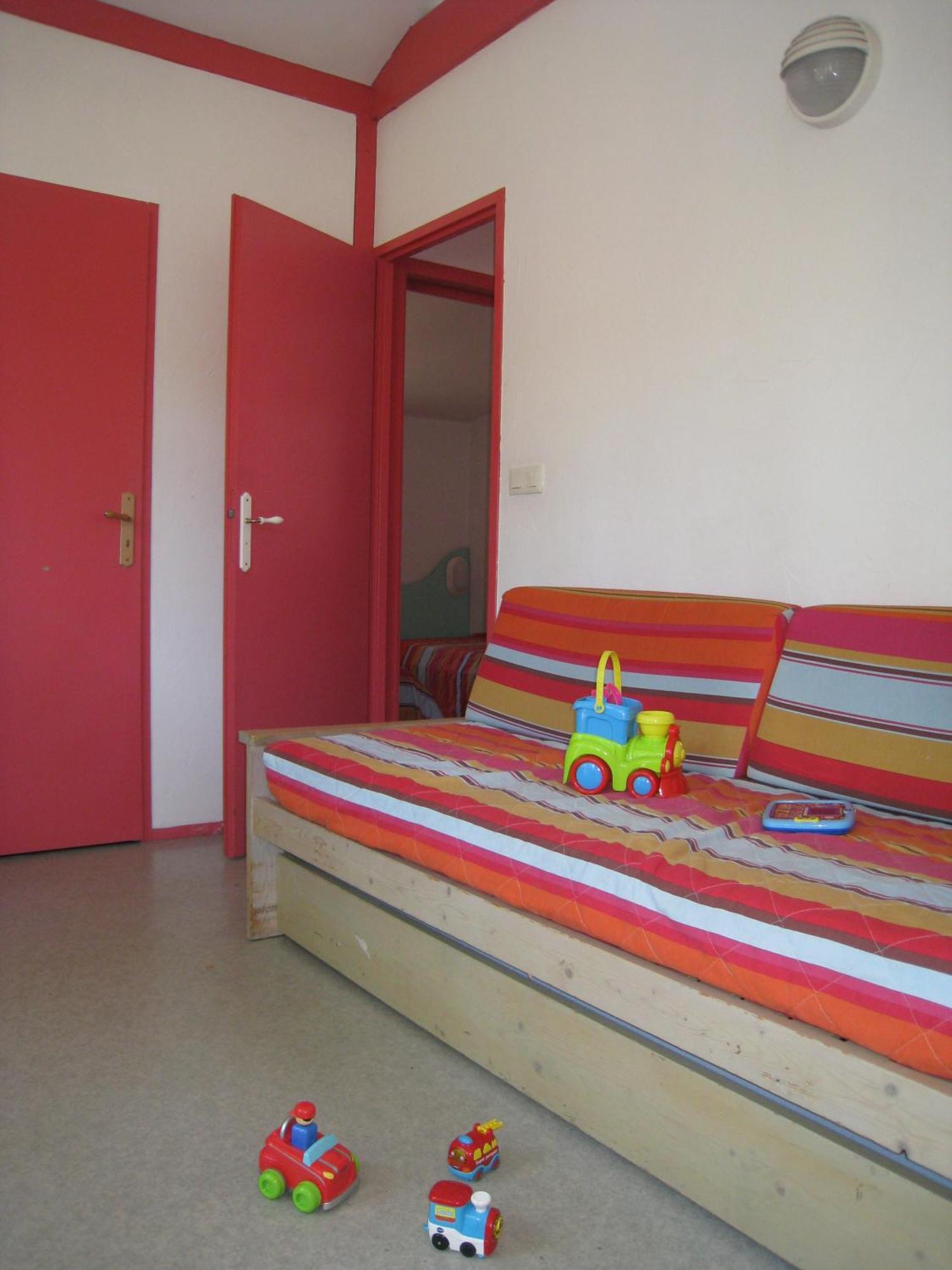 Residence Nemea Les Rives De Saint Brice Ares Exterior photo