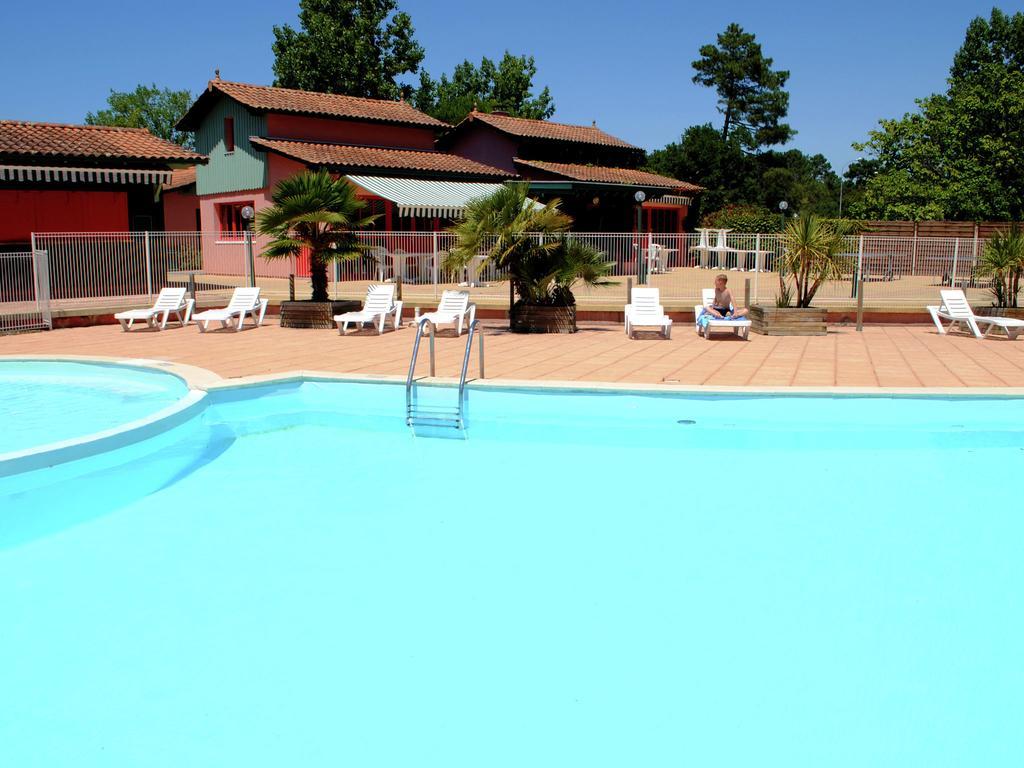 Residence Nemea Les Rives De Saint Brice Ares Exterior photo