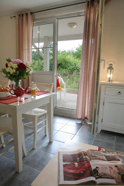 Residence Nemea Les Rives De Saint Brice Ares Room photo