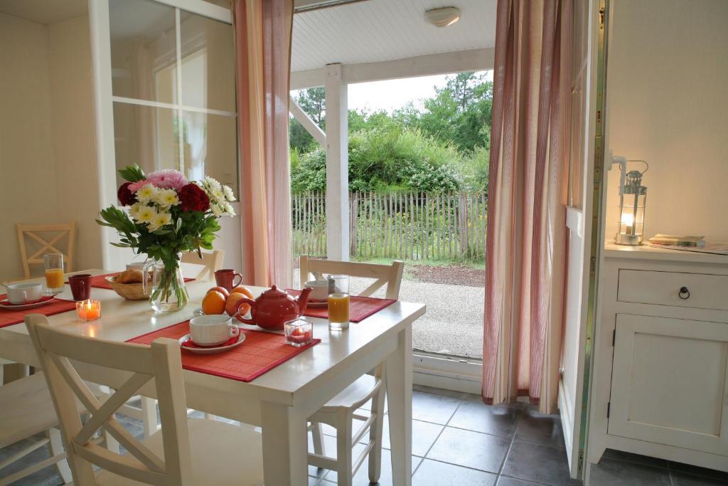 Residence Nemea Les Rives De Saint Brice Ares Room photo