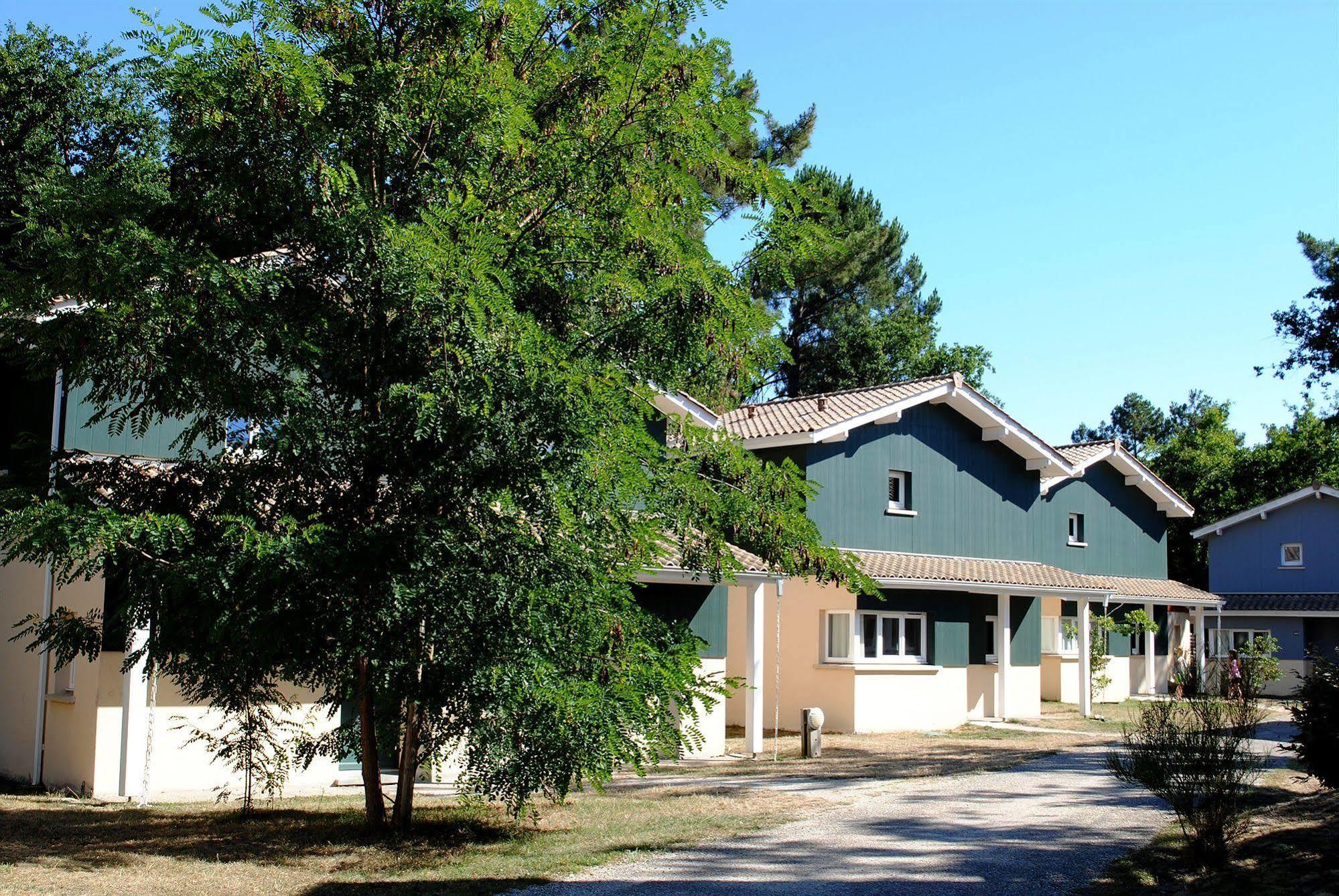 Residence Nemea Les Rives De Saint Brice Ares Exterior photo