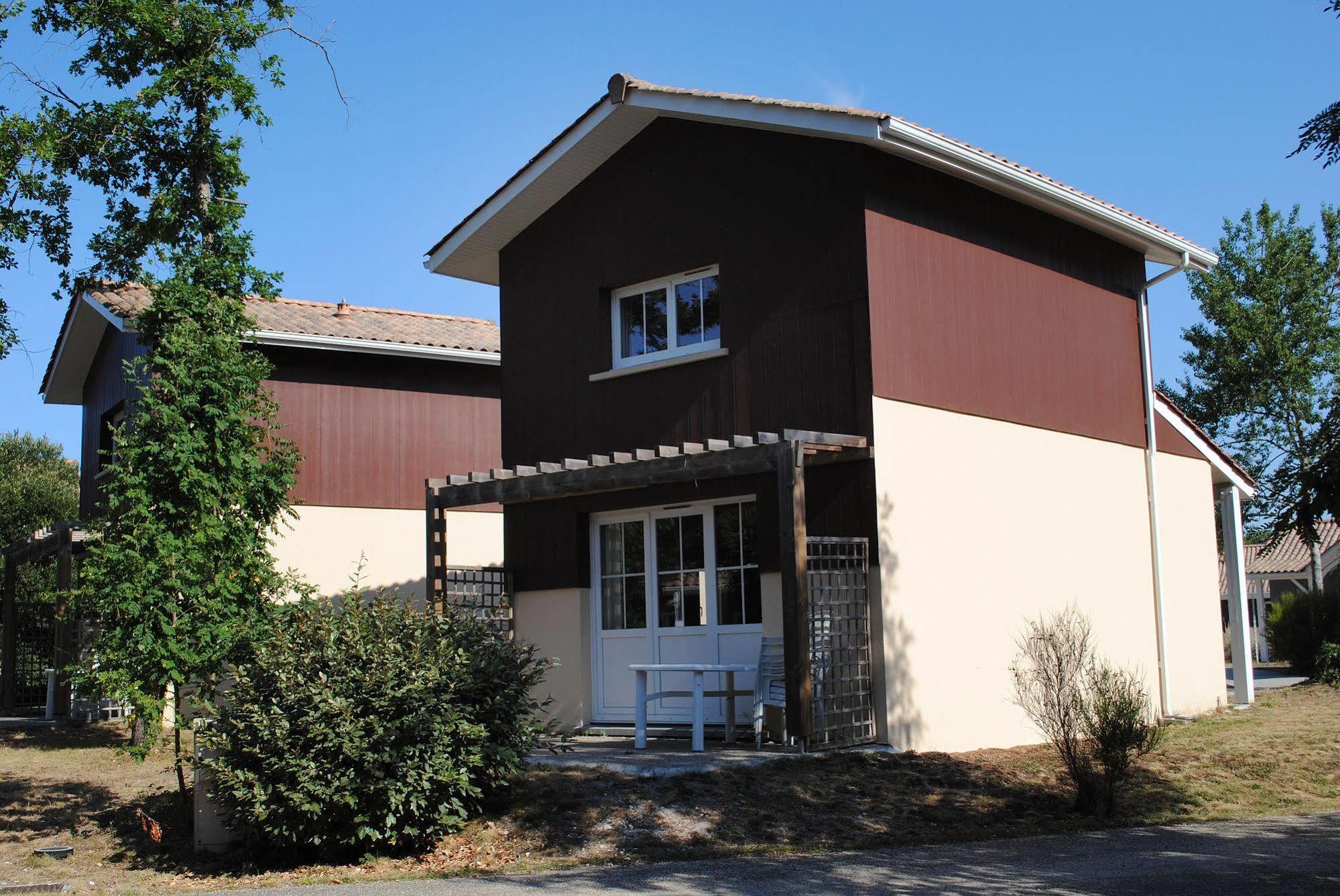 Residence Nemea Les Rives De Saint Brice Ares Exterior photo